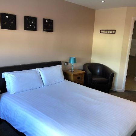 Oyo Douglas Hotel Килмарнок Экстерьер фото