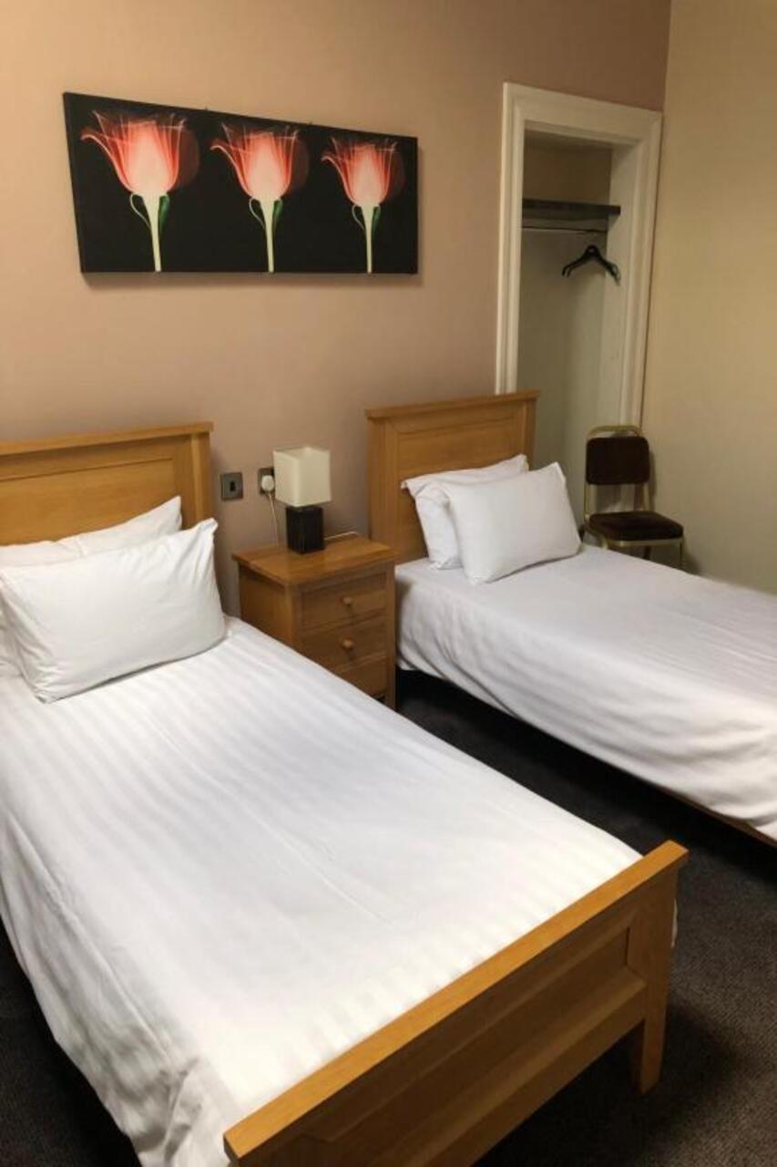 Oyo Douglas Hotel Килмарнок Экстерьер фото