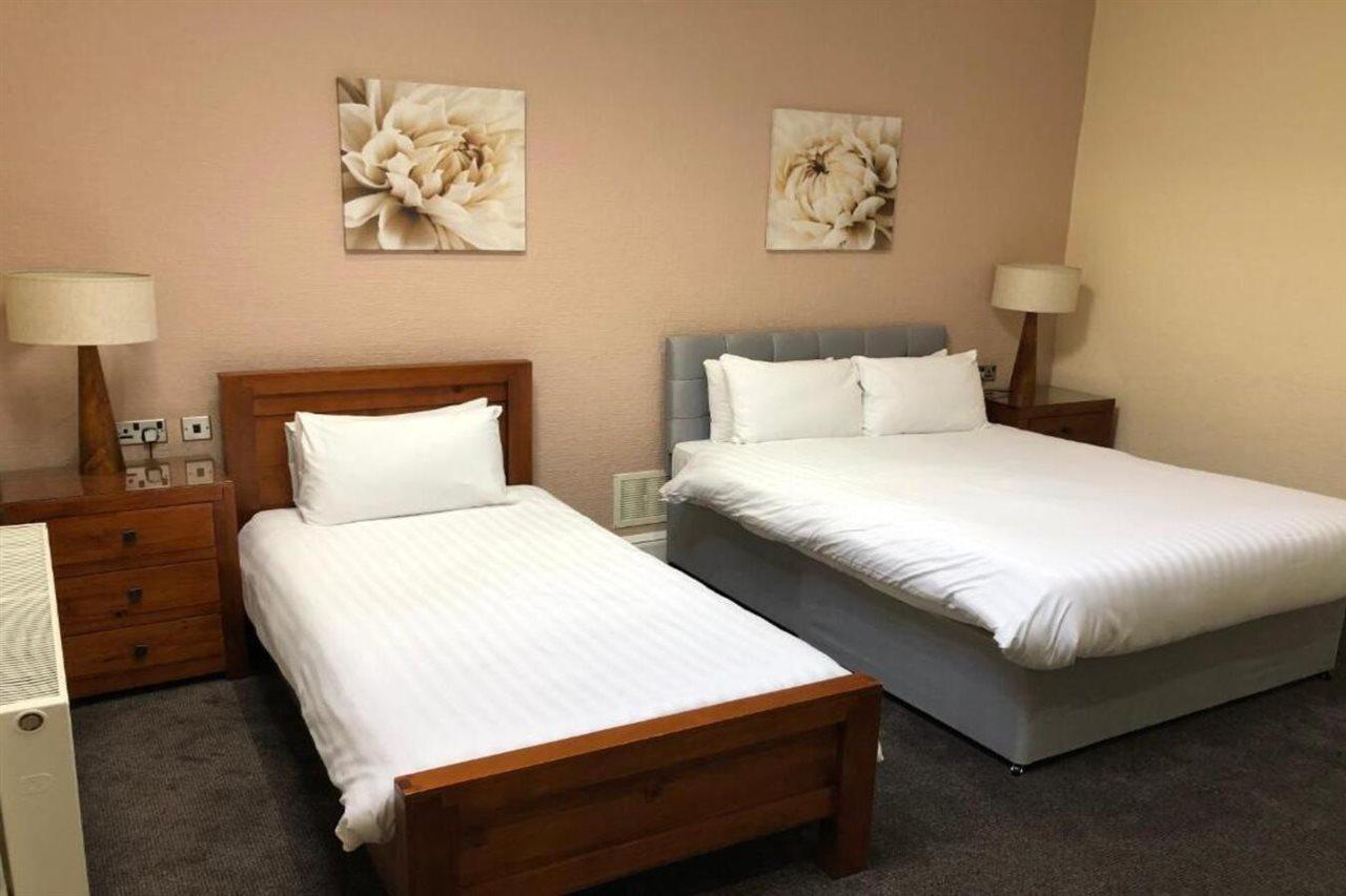 Oyo Douglas Hotel Килмарнок Экстерьер фото