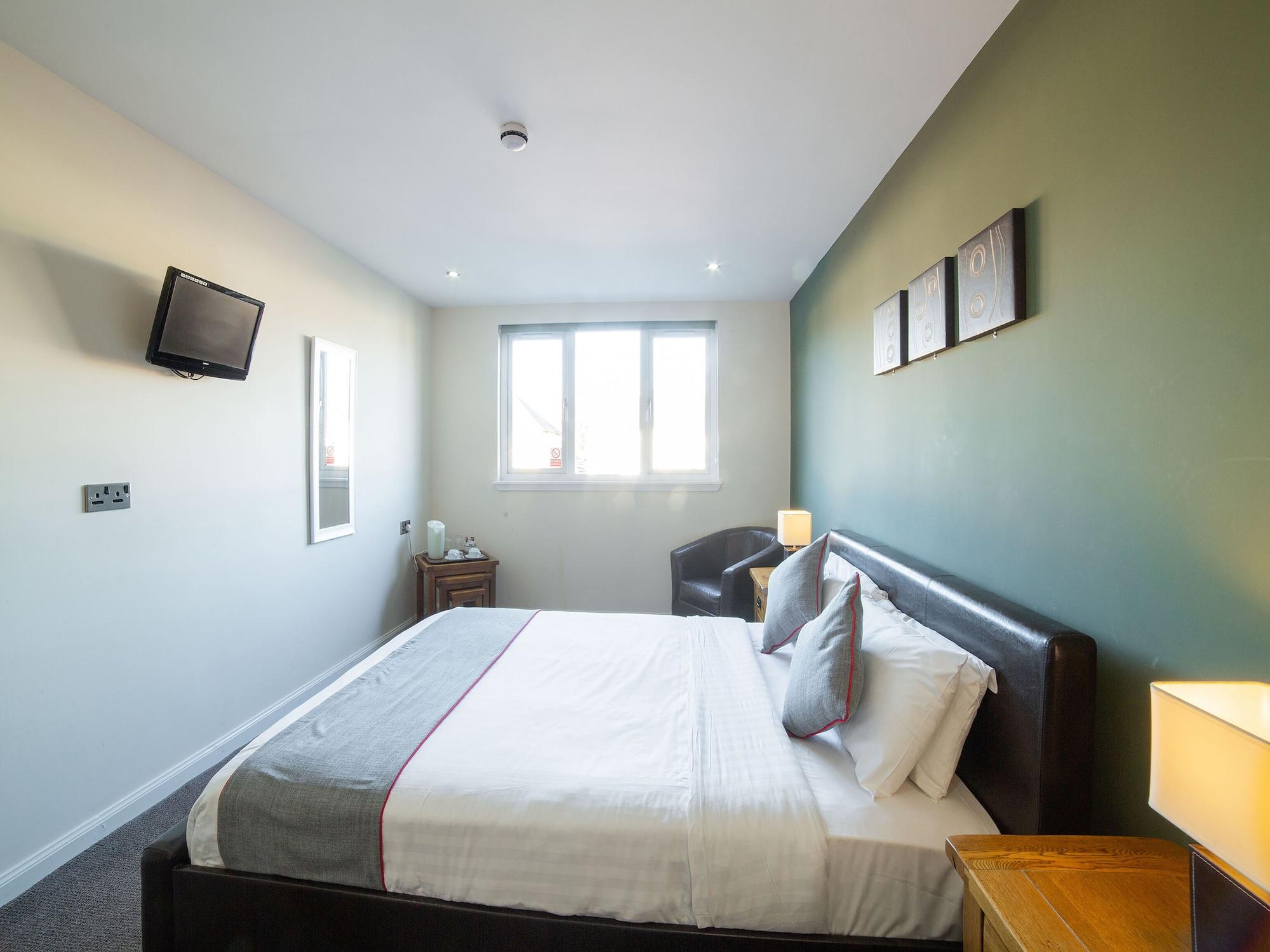 Oyo Douglas Hotel Килмарнок Экстерьер фото