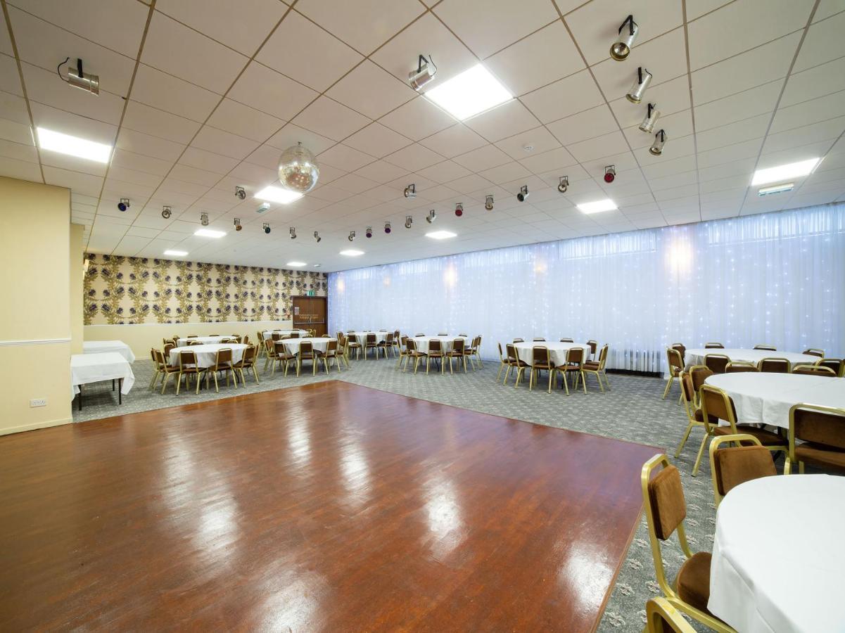 Oyo Douglas Hotel Килмарнок Экстерьер фото